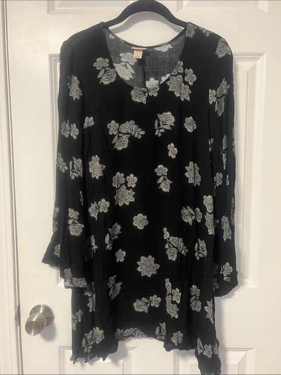Mossimo Supply Co. Dresses & Skirts - Target Brand Mossimo Supply CO Black Floral Tunic Dress